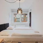 Luxury Cozy With Sunny Balcony *