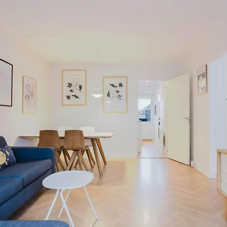 Luxury Cozy With Sunny Balcony *