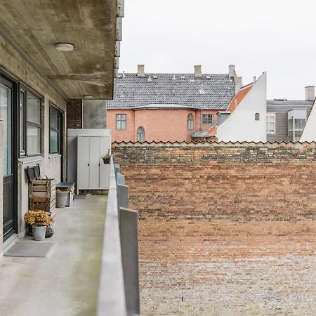 Luxury Cozy With Sunny Balcony Apartmán *