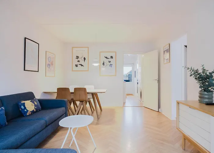 Luxury Cozy With Sunny Balcony *