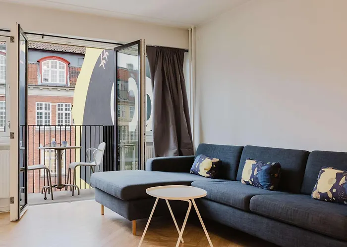 Luxury Cozy With Sunny Balcony Appartement