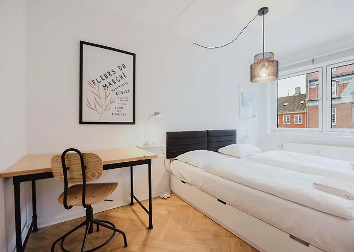 Appartement Luxury Cozy With Sunny Balcony